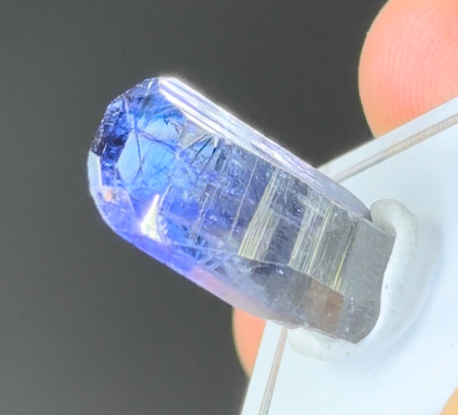 Bicolor tanzanite on sale